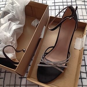 Size 42 Rhinestone Elegant Black Strappy Heels New With Box